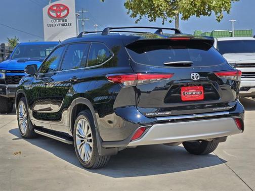 2022 Toyota Highlander Platinum