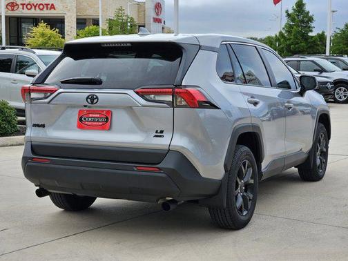 2025 Toyota RAV4 LE
