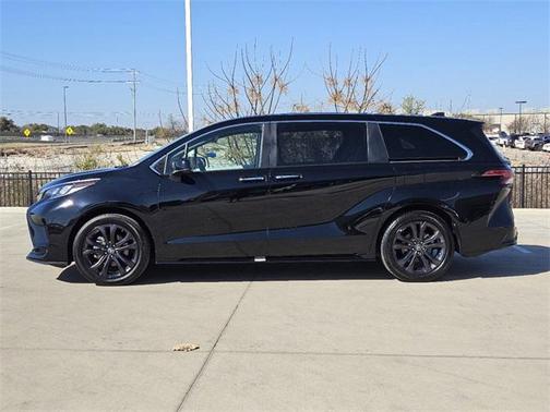2024 Toyota Sienna XSE 7 Passenger