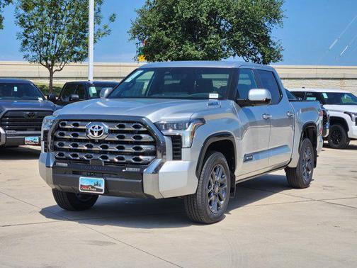 2025 Toyota Tundra Hybrid Platinum