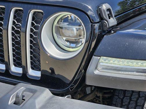 2022 Jeep Gladiator Overland