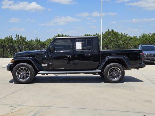 2022 Jeep Gladiator Overland