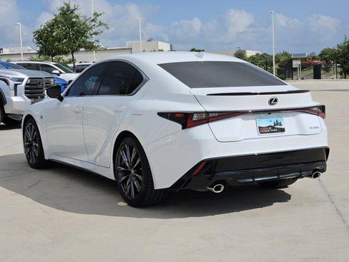2022 Lexus IS 350 Base