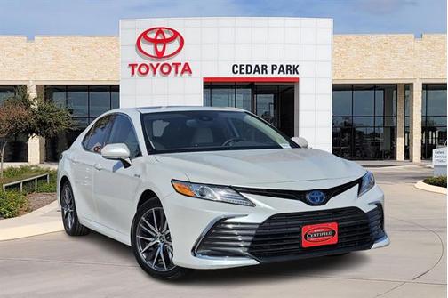 2021 Toyota Camry Hybrid XLE