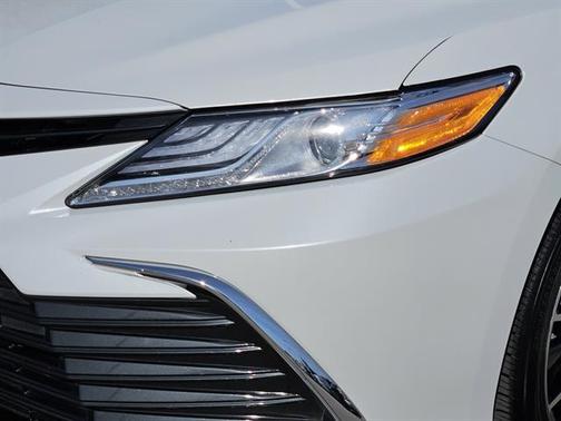 2021 Toyota Camry Hybrid XLE