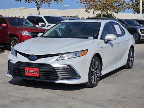 2021 Toyota Camry Hybrid XLE