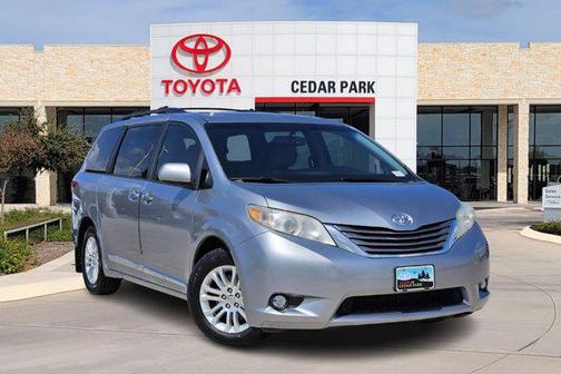 2017 Toyota Sienna XLE
