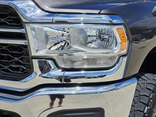 2021 RAM 2500 Tradesman Crew Cab 4x4 6'4' Box