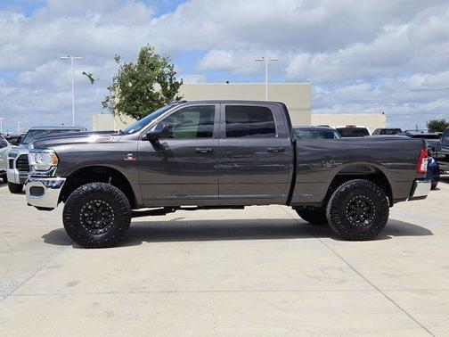 2021 RAM 2500 Tradesman Crew Cab 4x4 6'4' Box