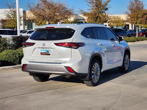 2026 Toyota Highlander Platinum