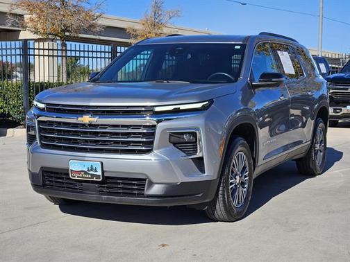 2024 Chevrolet Traverse LT