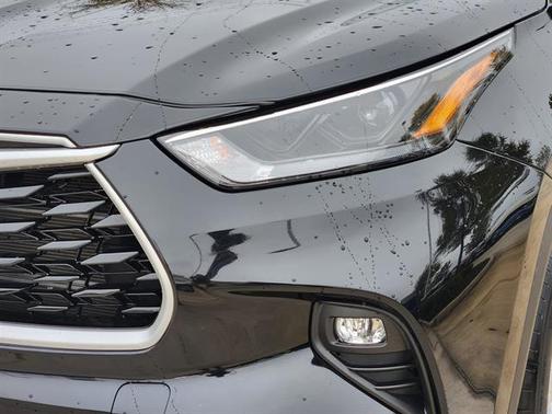 2023 Toyota Highlander Hybrid LE