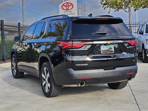 2022 Chevrolet Traverse LT Leather