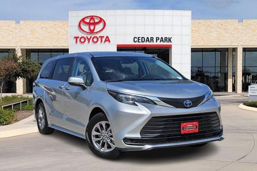 2024 Toyota Sienna LE