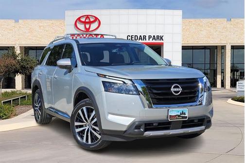 2025 Nissan Pathfinder Platinum FWD