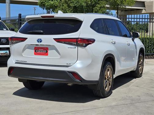 2023 Toyota Highlander Hybrid XLE