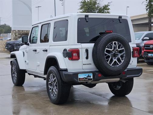 2025 Jeep Wrangler 4-Door Sahara 4x4