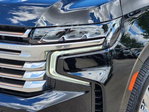 2023 Chevrolet Suburban 4WD High Country