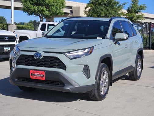 2022 Toyota RAV4 Hybrid XLE