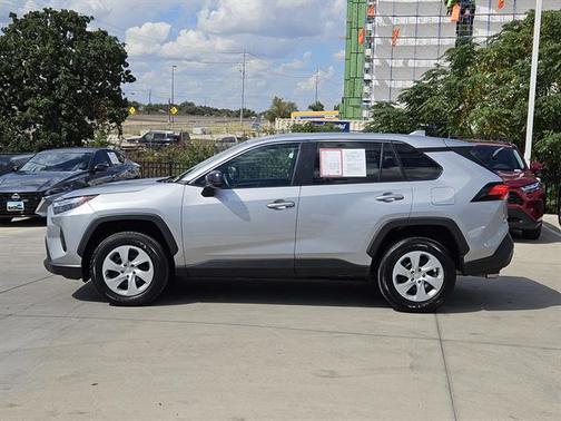 2024 Toyota RAV4 LE