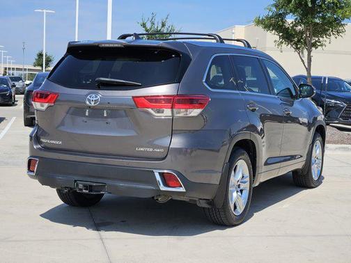 2017 Toyota Highlander Limited
