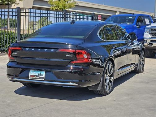 2023 Volvo S90 B6 Plus