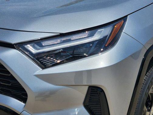 2025 Toyota RAV4 Hybrid SE