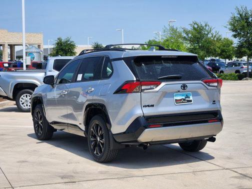 2025 Toyota RAV4 Hybrid SE