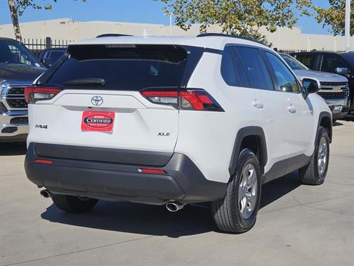 2025 Toyota RAV4 XLE