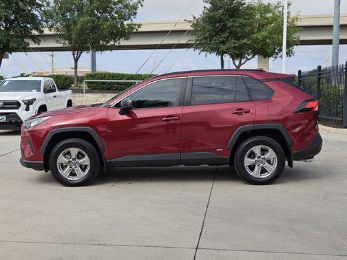 2022 Toyota RAV4 Hybrid LE