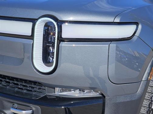 2024 Rivian R1S Adventure