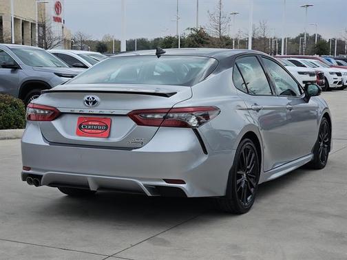 2024 Toyota Camry Hybrid SE