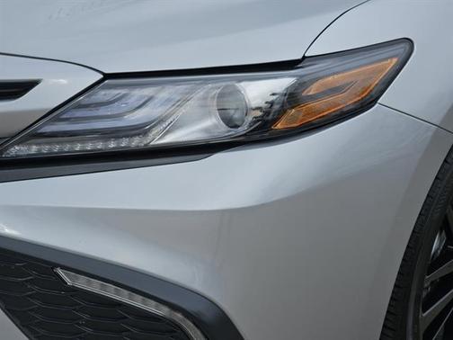 2024 Toyota Camry Hybrid SE