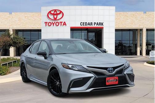 2024 Toyota Camry Hybrid SE