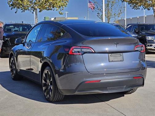 2022 Tesla Model Y Long Range Dual Motor All-Wheel Drive