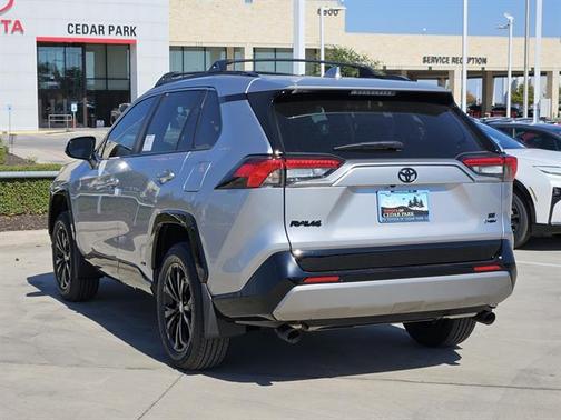 2025 Toyota RAV4 Hybrid SE