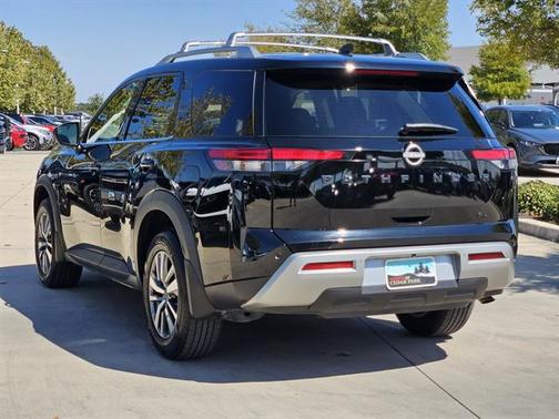 2024 Nissan Pathfinder SL FWD
