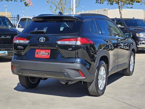 2025 Toyota Corolla Cross LE