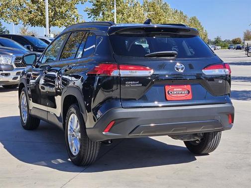 2025 Toyota Corolla Cross LE