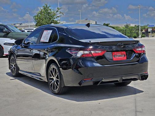2024 Toyota Camry SE