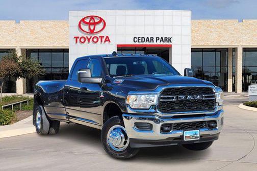2024 RAM 3500 Tradesman Crew Cab 4x4 8' Box