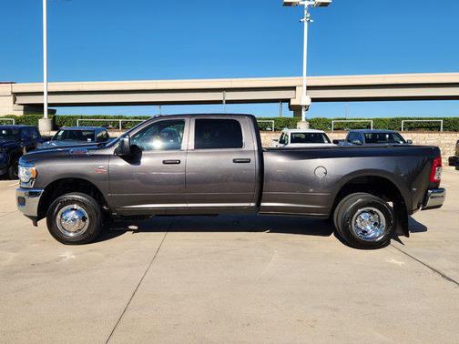 2024 RAM 3500 Tradesman Crew Cab 4x4 8' Box