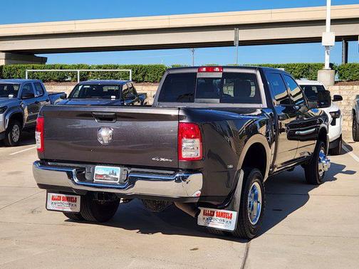 2024 RAM 3500 Tradesman Crew Cab 4x4 8' Box