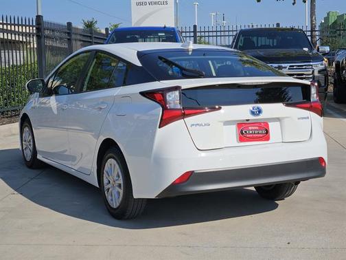 2022 Toyota Prius LE
