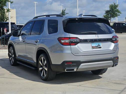 2023 Honda Pilot Touring 8-Passenger