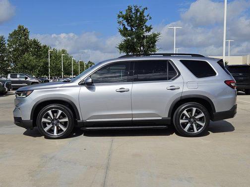 2023 Honda Pilot Touring 8-Passenger