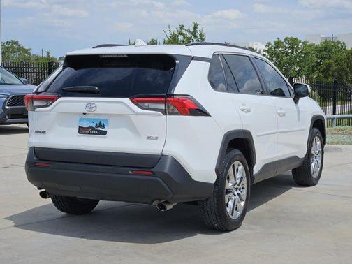 2020 Toyota RAV4 XLE Premium