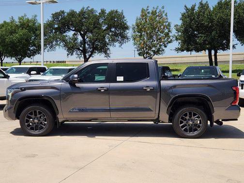 2025 Toyota Tundra Hybrid Platinum