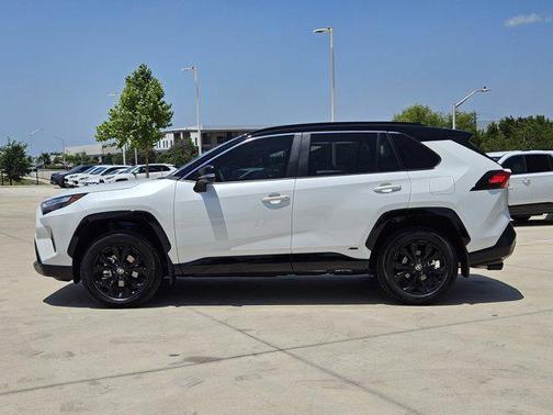 2024 Toyota RAV4 Hybrid SE