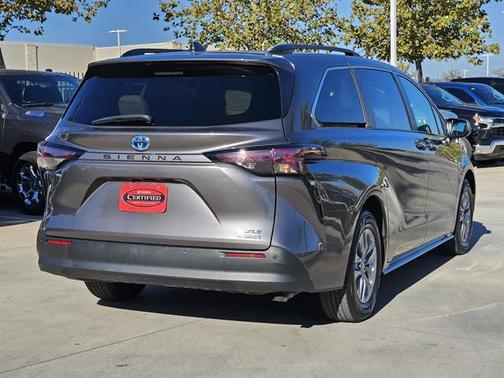 2023 Toyota Sienna XLE
